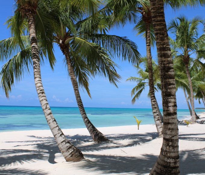 Romantic Beach Getaways for Couples 20 Photo Tropical sunset